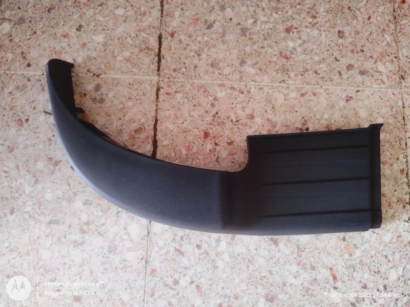 MOLDURA DEF. TRAS HILUX 16/22 IZQ