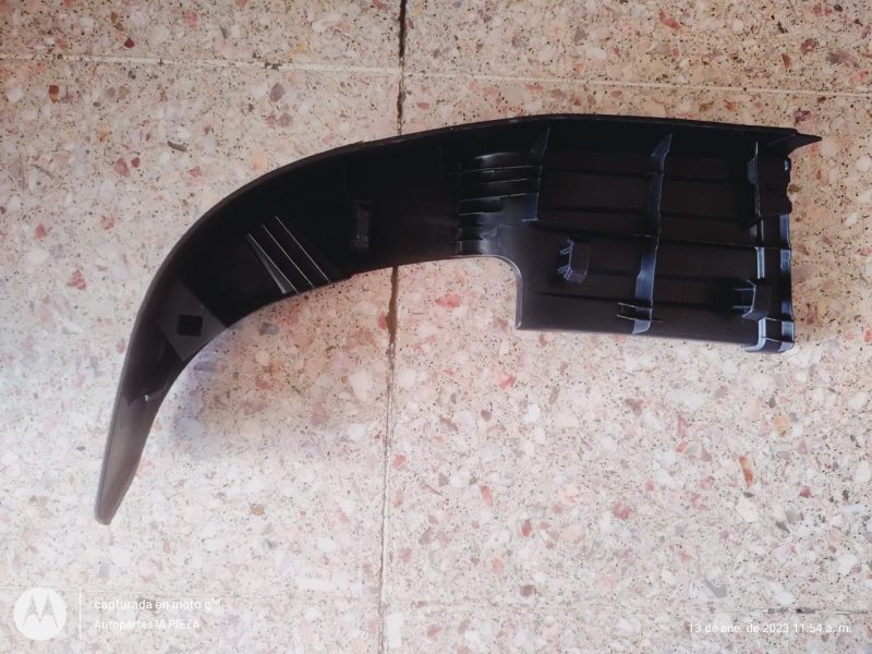 MOLDURA DEF. TRAS HILUX 16/22 IZQ - Image 2