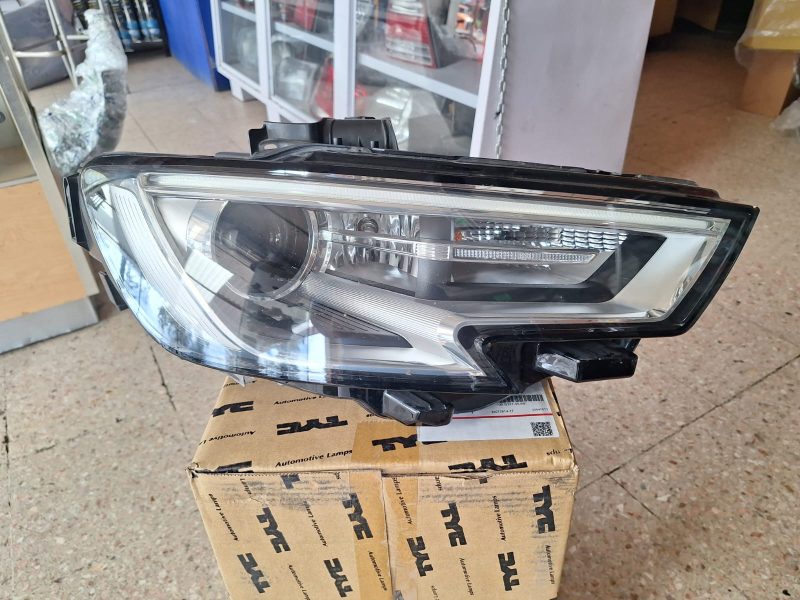 FARO AUDI A4 C/LUPA LED DER