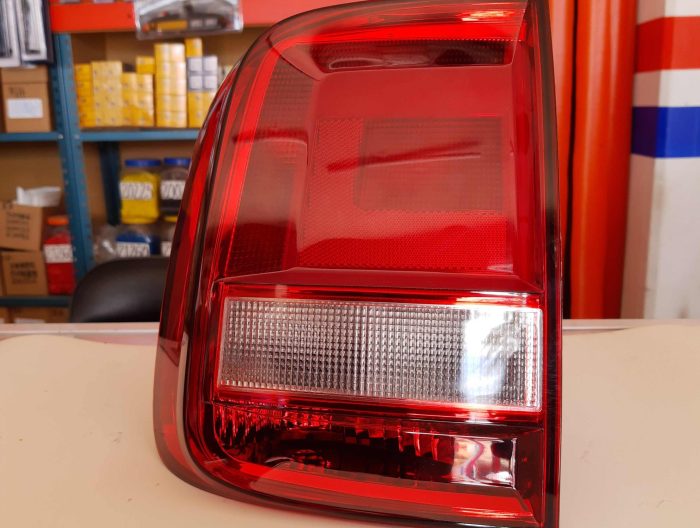 CALAVERA SAVEIRO 17-23 ROJO/BLANCO S/ARNES  IZQ