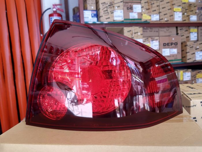 CALAVERA SENTRA 04-06 SE-R OSCURA C/ARNES DER