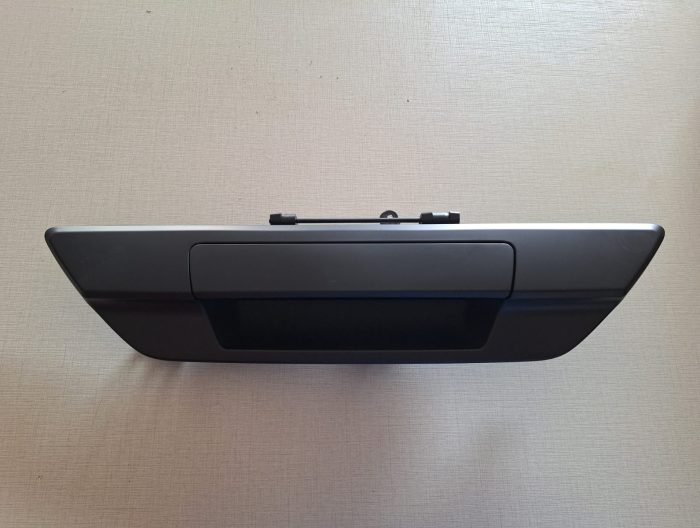 MANIJA TAPA CAJA HILUX 16-25 LISA PLASTICO